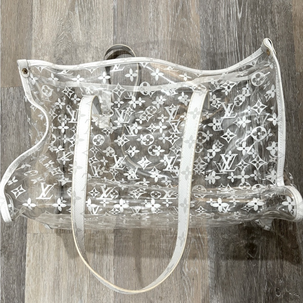White tote